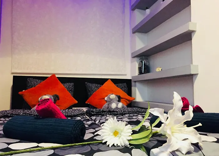 Newberry Apartment With Balcony