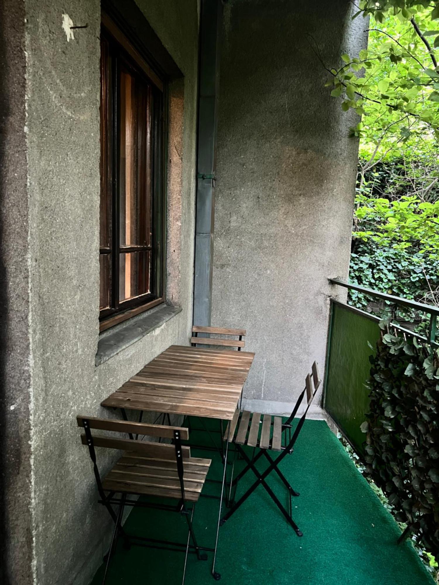 Newberry With Balcony *