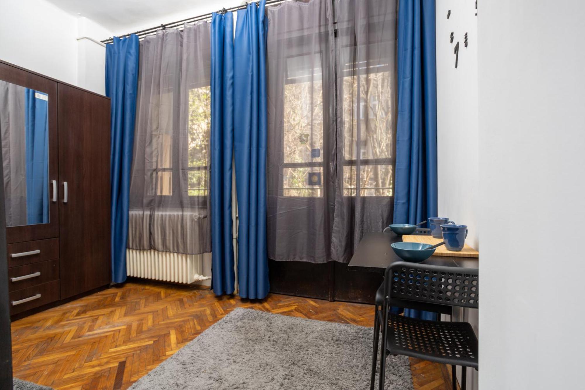 Newberry With Balcony בודפשט